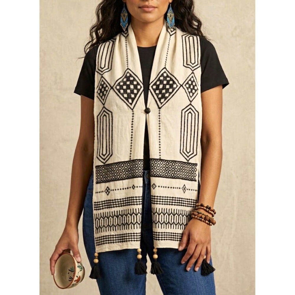 Lucky Brand Women’s Black & White Geometric Rectangle Scarf with Tassels
